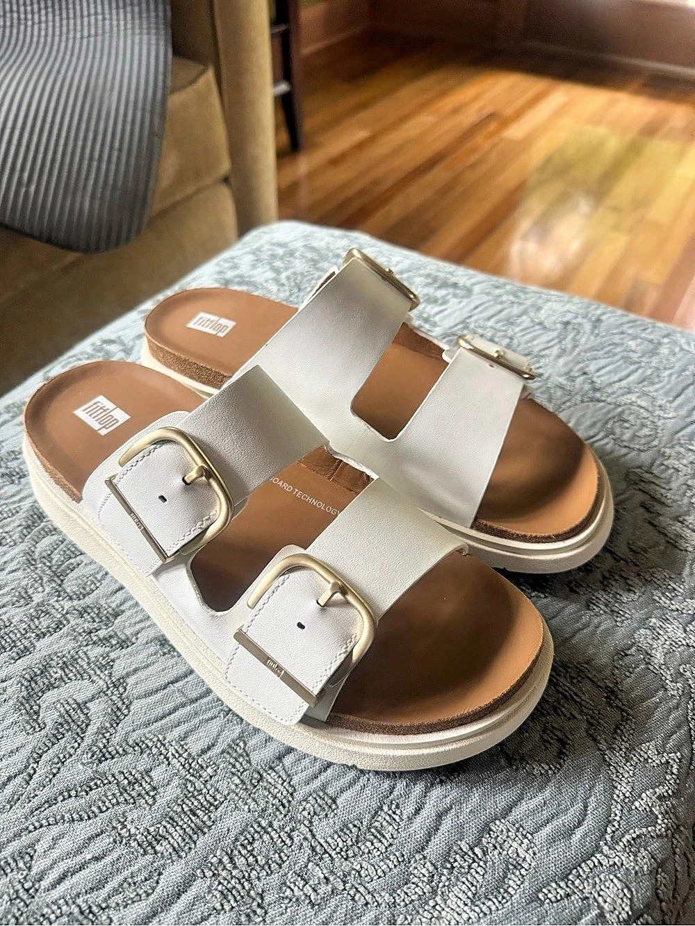 FitFlop Gen-FF Buckle Two-Bar Leather Sandals White US 9 Like New